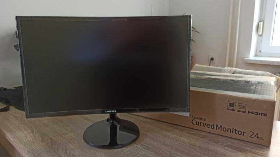 Samsung Lcd Ukrivljen Monitor