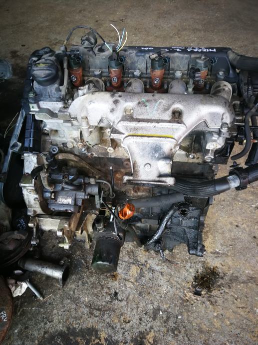 Citroen C8 Phedra 807 Ulysse 2 2 HDI motor mašina 4HW