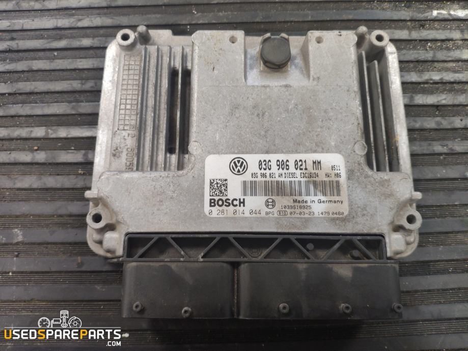 ECU MOTORNI RAČUNALNIK VW TOURAN 1 9 TDI BXE 2008