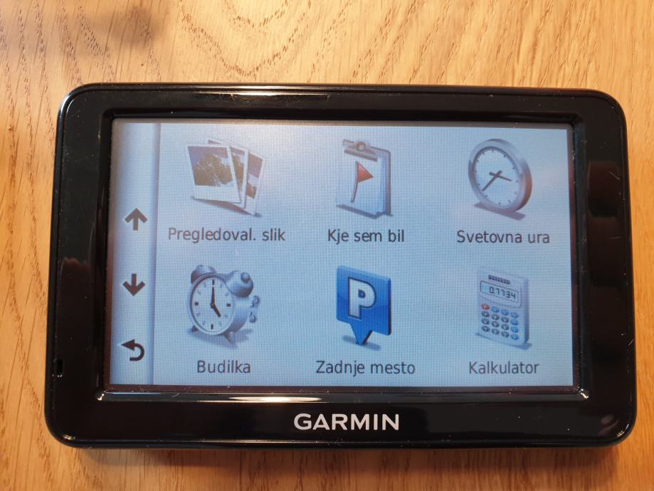 Prodam Garmin Nuvi 2495LM z brezplačnimi nadgradnjami zemljevidov