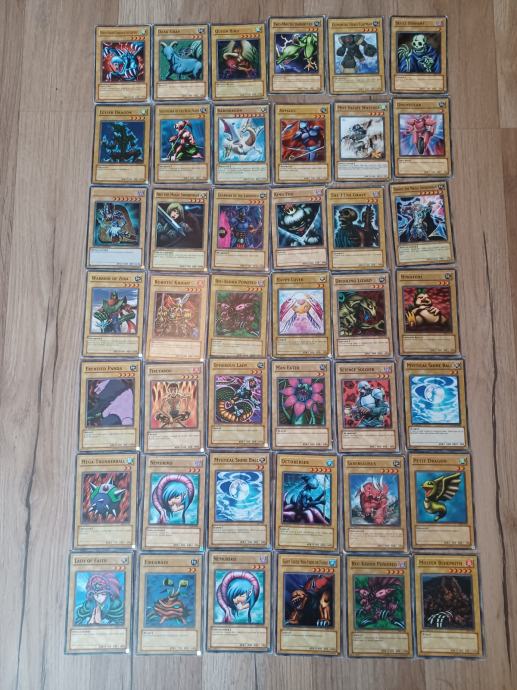 Prodam 500 Yu Gi Oh Kart