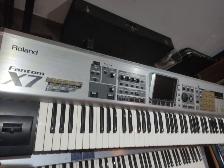 Yamaha Motif Es I Roland Fantom X