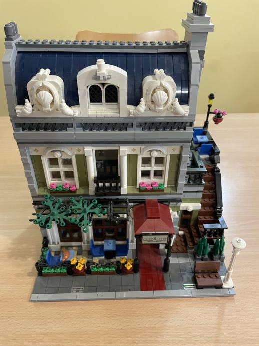 Lego Parisian Restaurant