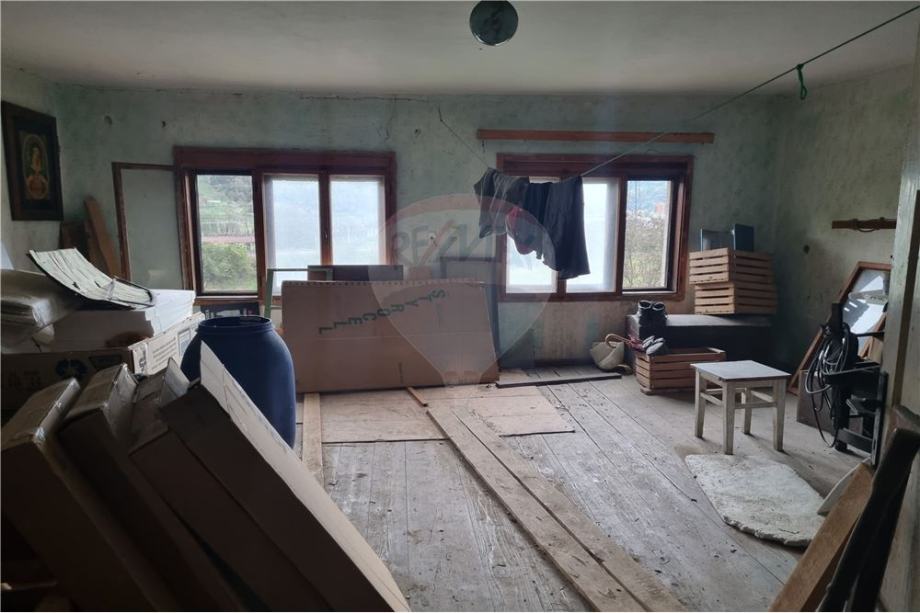 HIŠA LAŠKO DEBRO POTREBNO OBNOVE 1 419 M2 PARC prodaja