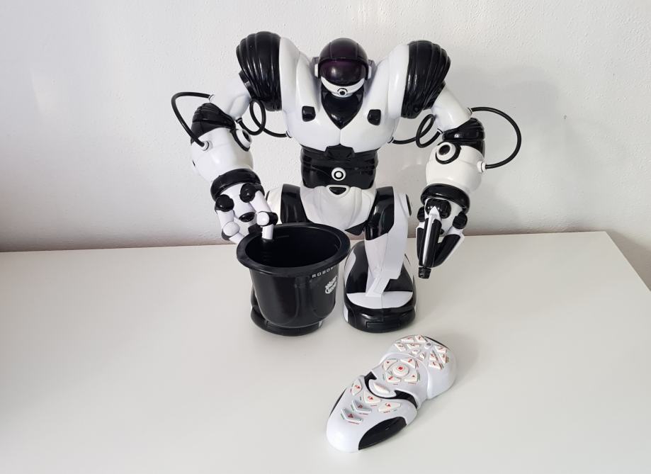 Interaktivni Robot Wowwee Robosapien