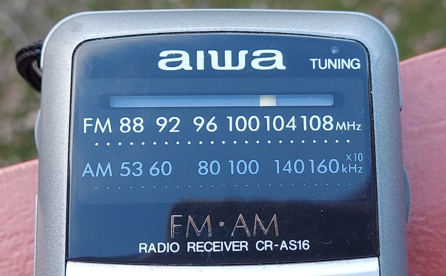 Žepni radio Tranzistor AIWA CR AS16 AM FM Popolno delujoč Cena 10 evr