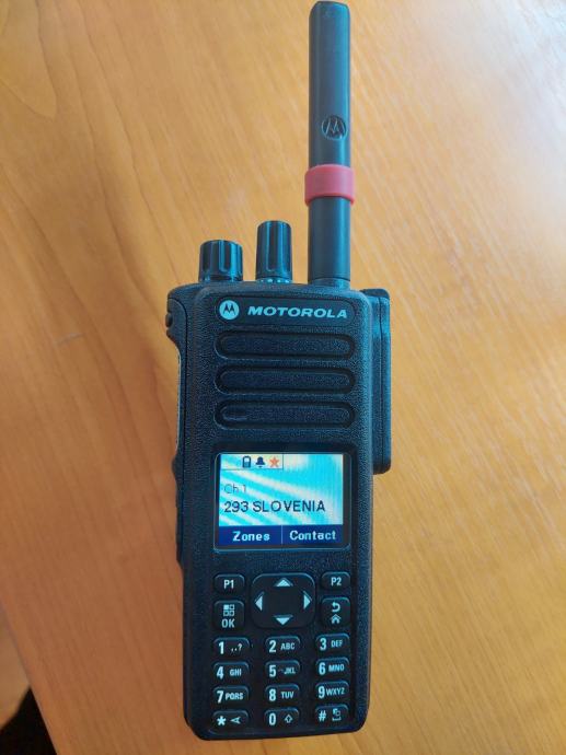 PRODAM ROČNO DMR UHF POSTAJO MOTOROLA DP 4801e