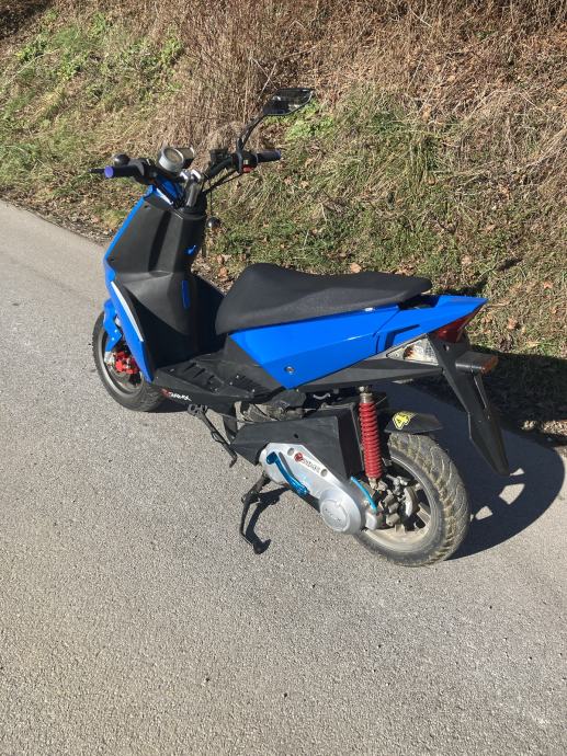 Generic XOR 125 Stroke 125 Cm3 2012 L