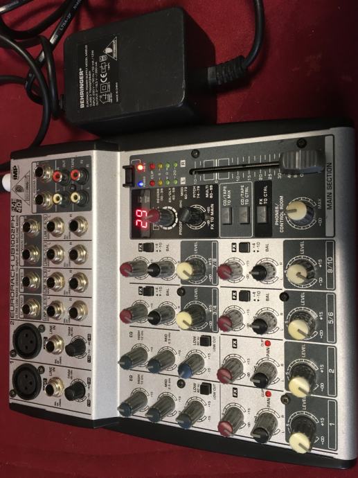 BEHRINGER EURORACK UB1002FX MIXER mešalna miza mikser