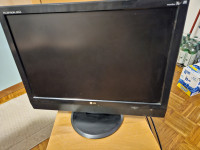 Prodam 22'' monitor