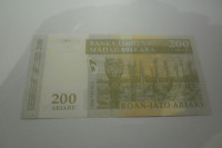 BANKOVEC MADAGASKAR 200 ARIARY 2004 UNC