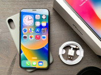 ODLIČNO ohranjen iPhone X 64GB - - 100% BH - - NOVA ORIGINAL BATERIJA