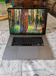 Macbook Pro 16", 2019, i7, 16gb RAMa, 512 SSD, nemska tipkovnica