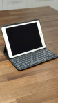 Apple iPad 32GB 5th gen bel + Logitech Slim Folio ovitek s tipkovnico