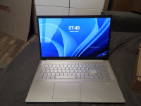 ASUS Vivo Notbook top ohranjen