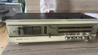 Vintage radio ura flip clock hitachi