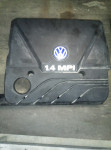 Pokrov motorja za VW golf 1.4mpi