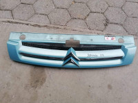 Citroen berlingo 02-08 sprednja maska znak