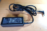 Original HP Polnilec za Prenosnik Adapter 45W / 4.5 x 3.0 mm