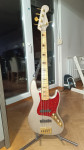 Bass Squier by Fender/ Classic Vibe 5 strun