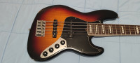 Fender American Deluxe Jazz Bass V 3-Color Sunburst bas kitara