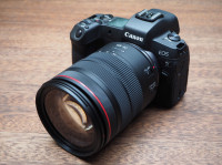 Canon eos R + canon RF 24-104 f/4 L in oprema