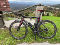 Pinarello Dogma F10, Asteroid Red, velikost 55, 175/50/34,12/29 kaseta