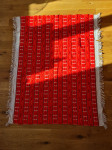 Ročno pletena rdeča tapiserija z motivom rož 2x