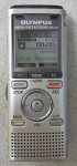 Olympus Digitalni diktafon WS-831 V delujočem stanju