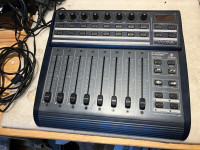 Midi Behringer BCF2000 motoriziran Midi kontroler za audio programe