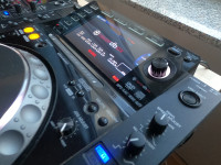 2x Pioneer CDJ-2000NXS