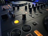 Kontroler Pioneer DDJ-FLX4