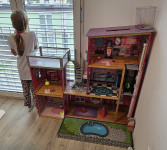 Otroška hiška za punčke Uptown: Popolna Igrača za Lutke, Ustvarjanje