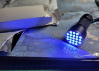 Ročna UV svetilka(za odkrivanje umazanije)