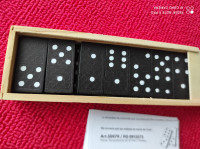Domino v leseni škatli, nikoli rabljene
