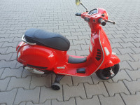 Otroška električna Vespa-rdeča