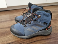 Otroški čevlji Adidas Terrex št. 29