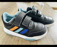 Superge Adidas, št. 25 in 1/2