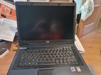 Prenosnik HP Compaq NX8220 - z napajalnikom, delujoč - BREZ HDD