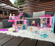 Barbie avtodom, hiša, šivalnica, otroška soba in 6 lutk