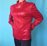 Rdeča udobna praktična jakna XS/S