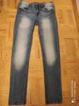 jeans hlače v  velikosti 152