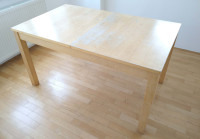 Ikea Bjursta raztegljiva jedilna miza