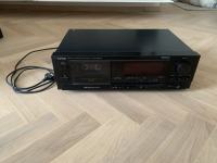 Kasetni predvajalnik Denon DRM-700