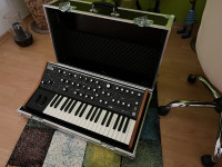 Moog Subsequent 37  Prodam svoj Subsequent 37. Komaj sem ga uporabljal