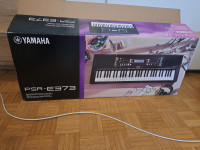 YAMAHA PSR-E373