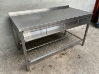 Inox pult s predali