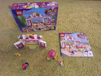 Lego Friends - Kavarna v mestnem parku v Heartlake Cityju