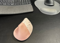 Miška Logitech Lift Vertical Ergonomic, roza