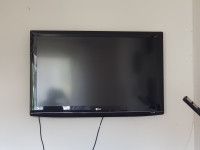 LCD TV LG 42 inch (107 cm) + Modem 8800  + Univerzalni stenski nosilec